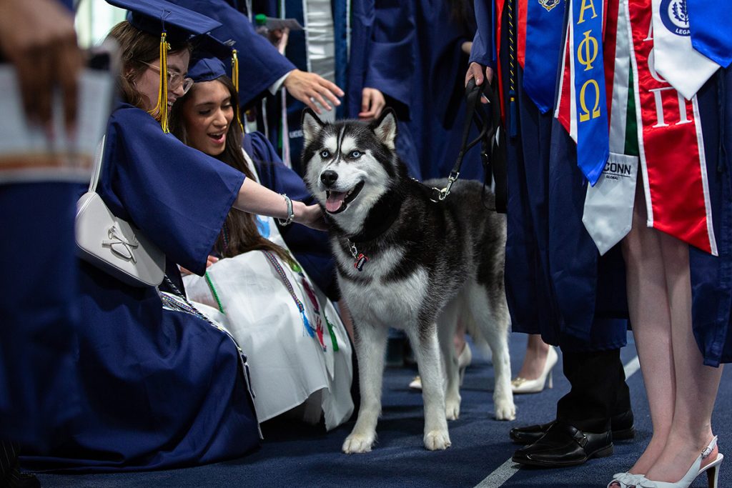 Jonathan XV meets with graduates.